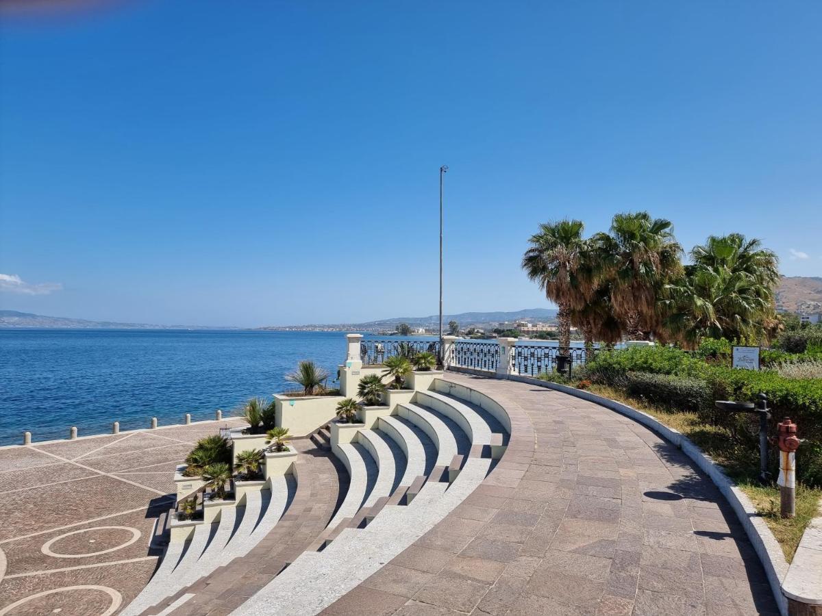 Loft Magna Grecia Reggio Calabria Centro Storico A 3 Minuti A Piedi Dal Mare Apartment Exterior photo
