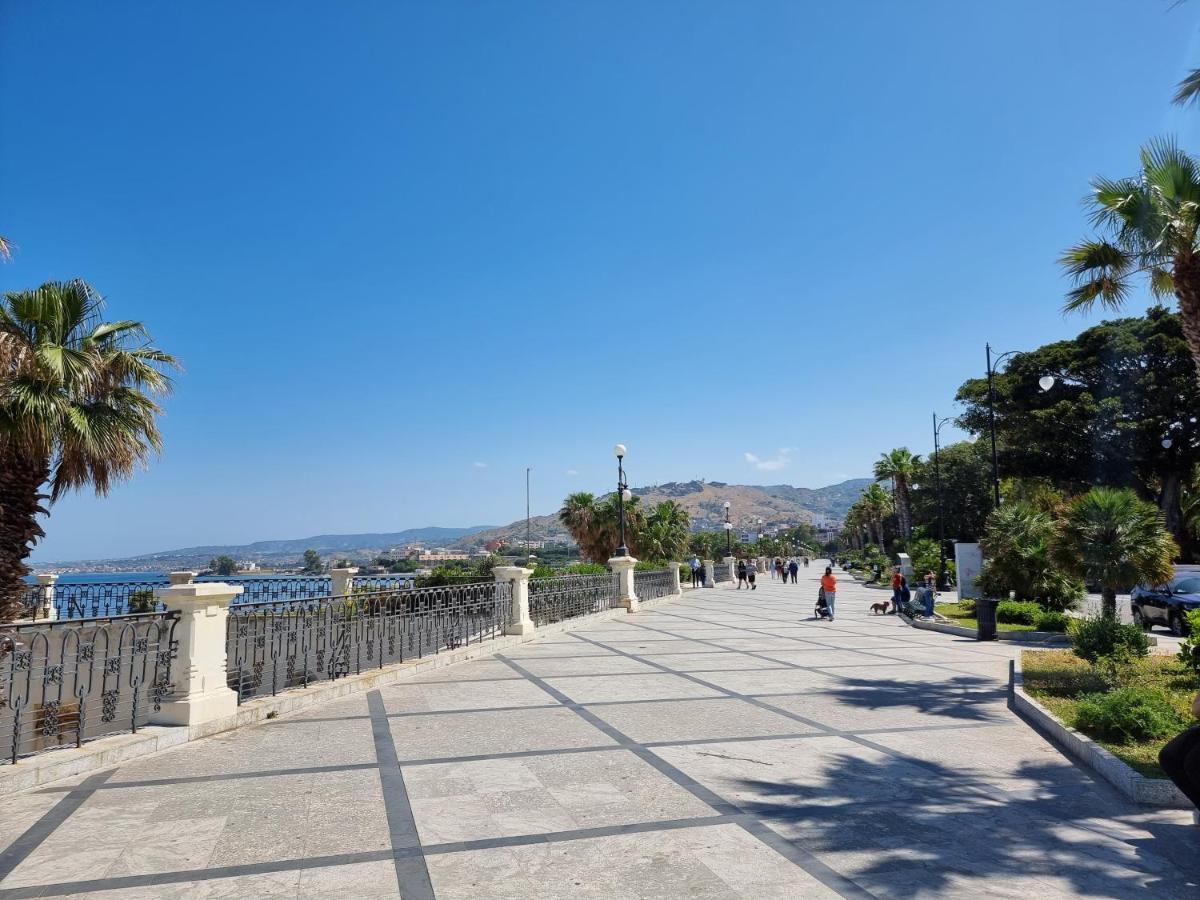 Loft Magna Grecia Reggio Calabria Centro Storico A 3 Minuti A Piedi Dal Mare Apartment Exterior photo