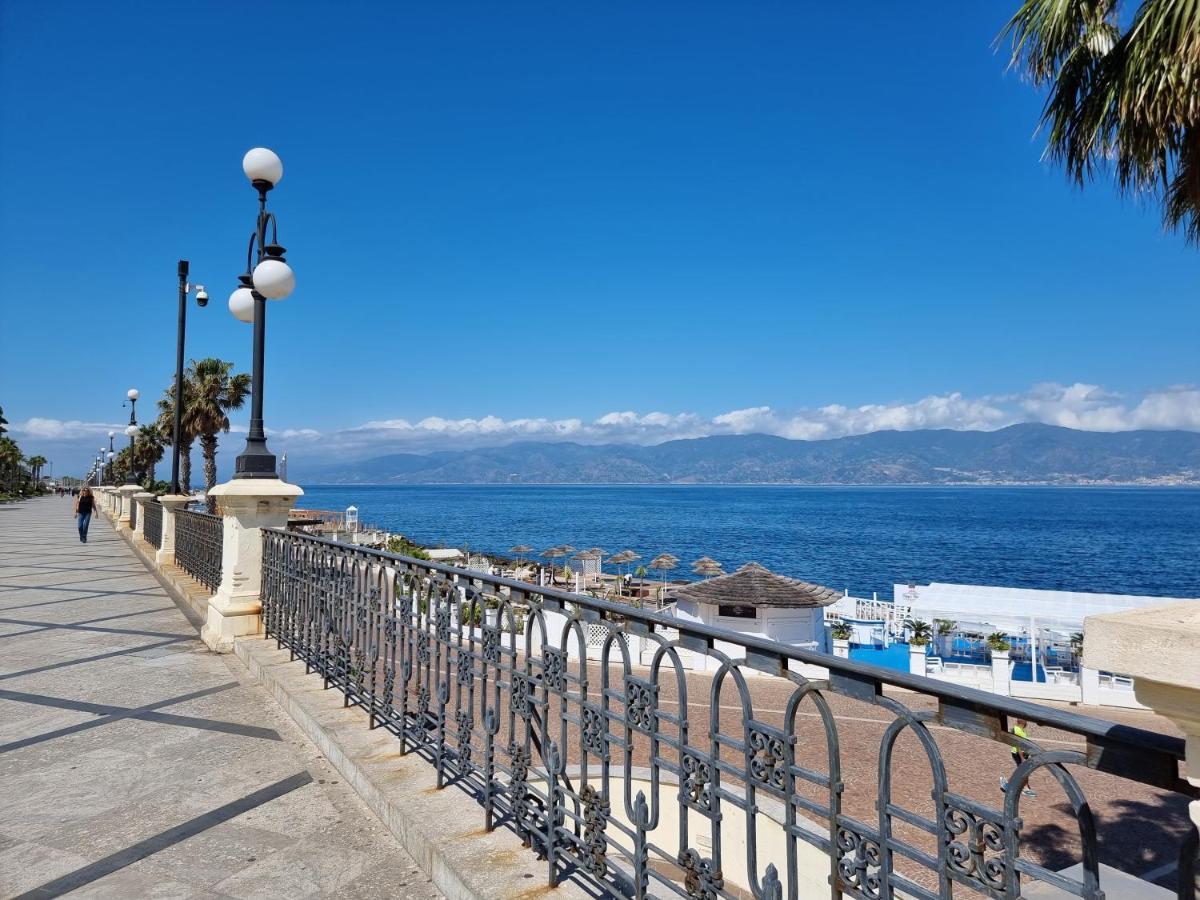 Loft Magna Grecia Reggio Calabria Centro Storico A 3 Minuti A Piedi Dal Mare Apartment Exterior photo