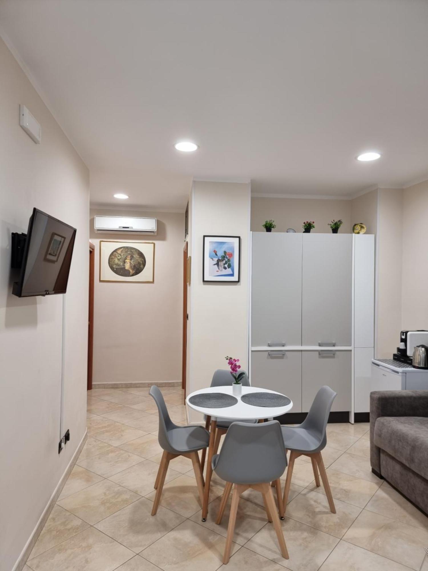 Loft Magna Grecia Reggio Calabria Centro Storico A 3 Minuti A Piedi Dal Mare Apartment Exterior photo